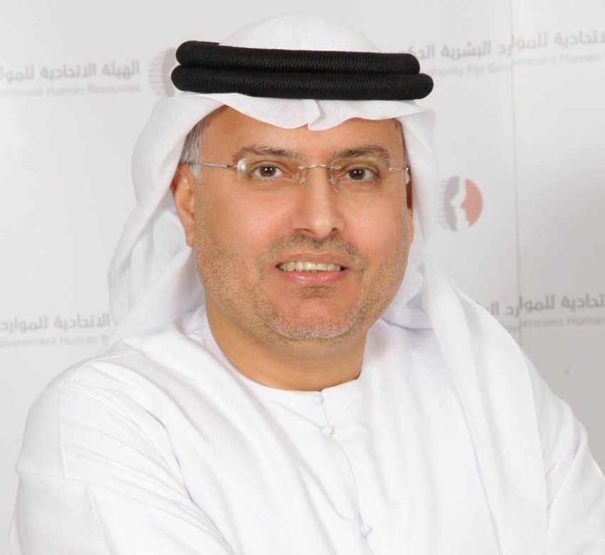 وزير «الموارد البشرية»: الإمارات سبّاقة برعاية العمال وتوفير أفضل الظروف في بيئة العمل