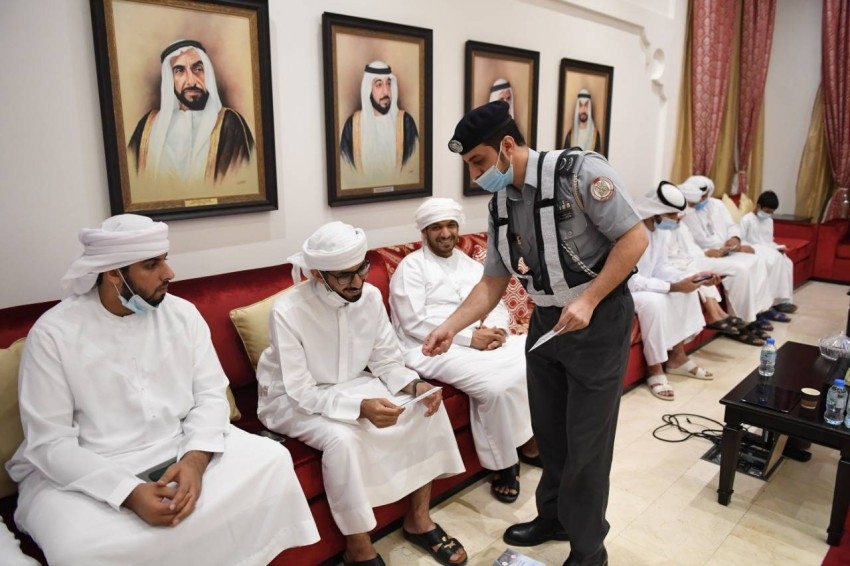 شرطة أبوظبي تنظم مجلساً لتعزيز السلوكيات الإيجابية للسائقين
