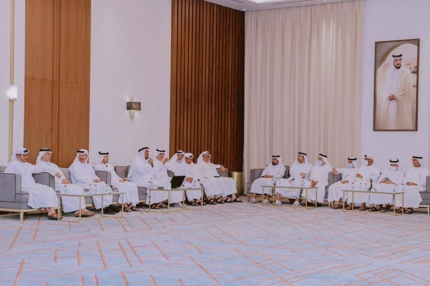 خدمة الأمين ومجالس أحياء دبي تناقش أهمية العلاقات الأسرية في استقرار المجتمع