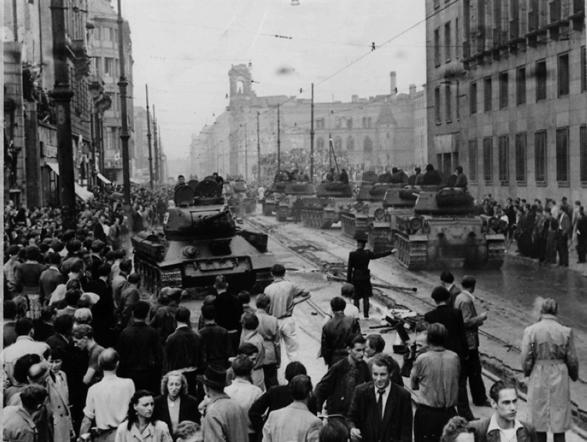 برلين تحيي ذكرى الانتفاضة الشعبية في ألمانيا الشرقية قبل 69 عاماً