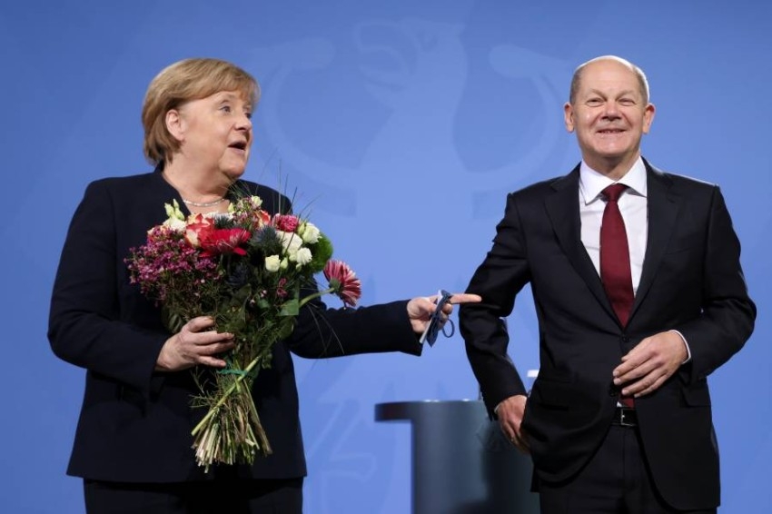 المستشار الألماني يدافع عن سياسة ميركل التصالحية مع روسيا