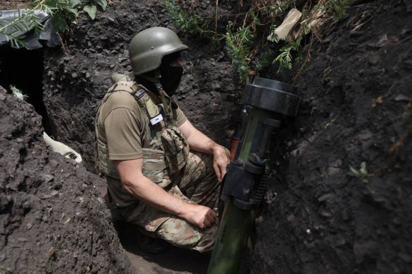 تقرير بريطاني يُقيّم «معنويات» القوات الروسية والأوكرانية وسط توقعات بحرب طويلة