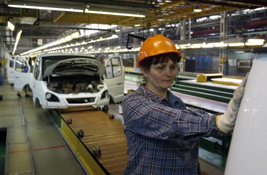 تراجع حاد في صناعة السيارات الروسية.. والإنتاج دون 4 آلاف سيارة في مايو