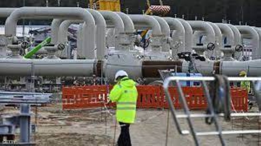 المفوضية الأوروبية: يجب وضع خطط بديلة قبل قطع الغاز الروسي