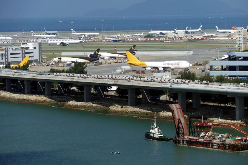 هونج كونج: تجميد قرار يحظر شركات طيران تجلب مصابين بكورونا