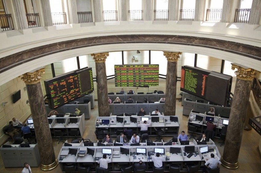 البورصة المصرية تغلق على تباين وتحقق مكاسب سوقية 1.5 مليار جنيه