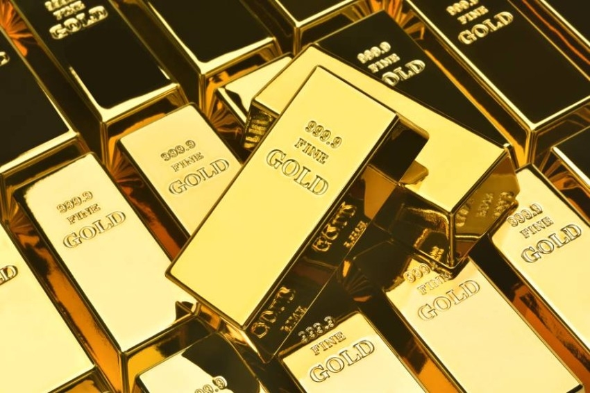 أسعار الذهب تتراجع عالمياً مع صعود الدولار الأمريكي