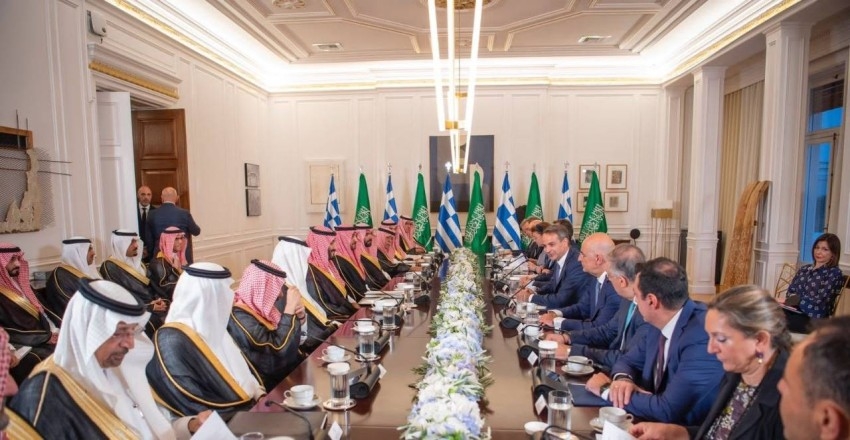 ولي العهد السعودي: الرياض وأثينا توقعان اتفاق طاقة