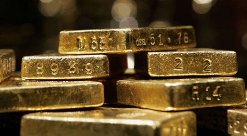 الذهب يتجه لتسجيل أفضل أسبوع في 5 أشهر مع ضعف الدولار وعوائد السندات
