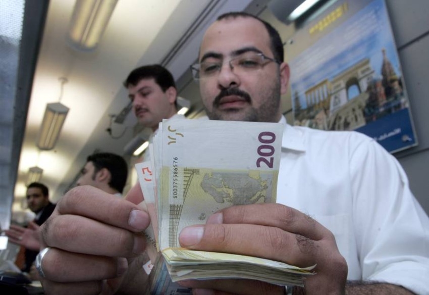 المركزي المصري: تحويلات المغتربين بلغت 2.4 مليار دولار في مايو