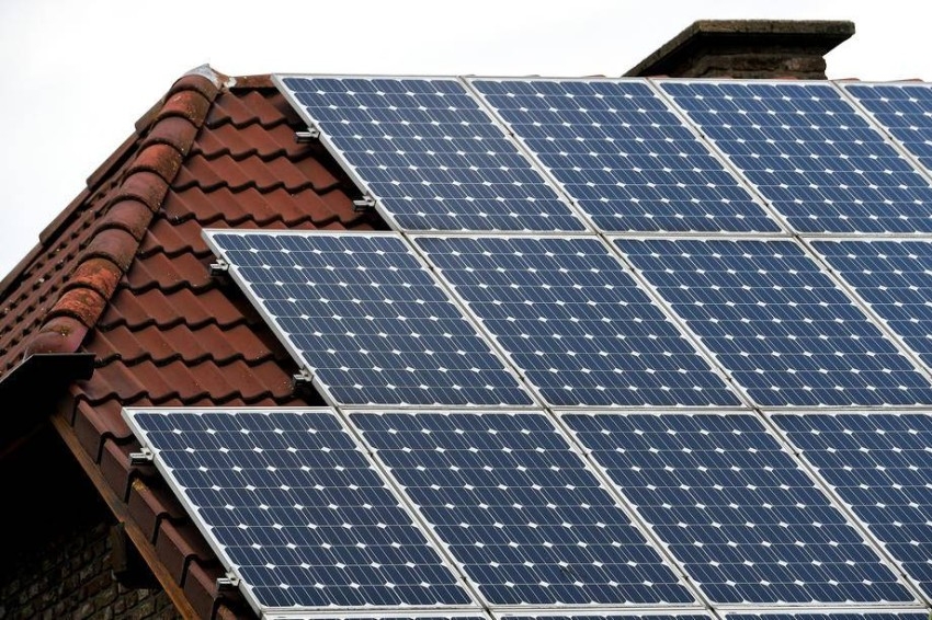 ملايين البريطانيين يتجهون للطاقة الشمسية لارتفاع فواتير الكهرباء