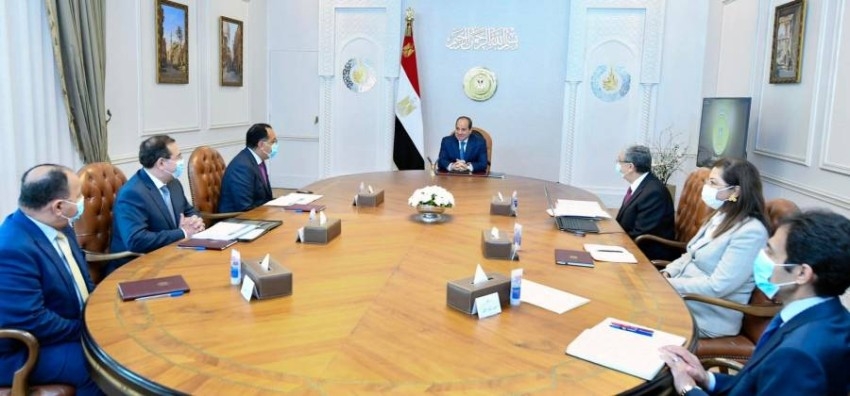 الرئيس المصري يتابع استراتيجية الطاقة المتجددة والربط الكهربائي الإقليمي