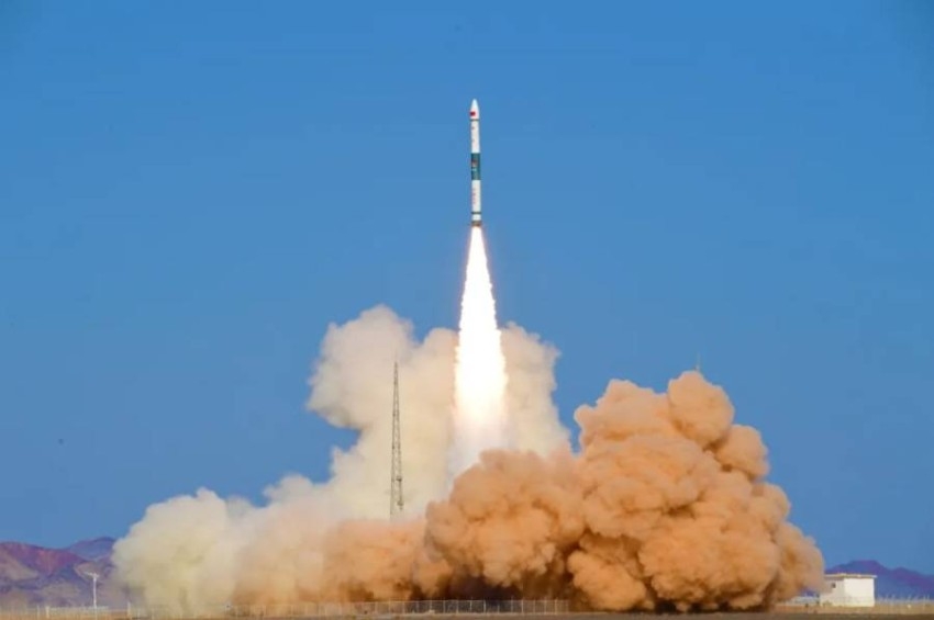 الصين تطلق ثلاثة أقمار صناعية بواسطة صاروخ تجاري