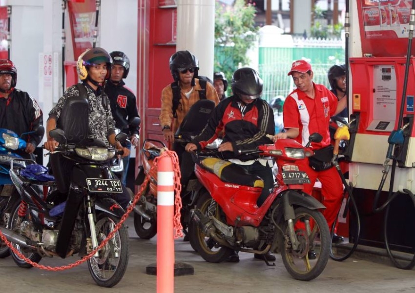 إندونيسيا تلمح بزيادة أسعار الوقود لتخفيف الضغط على الموازنة