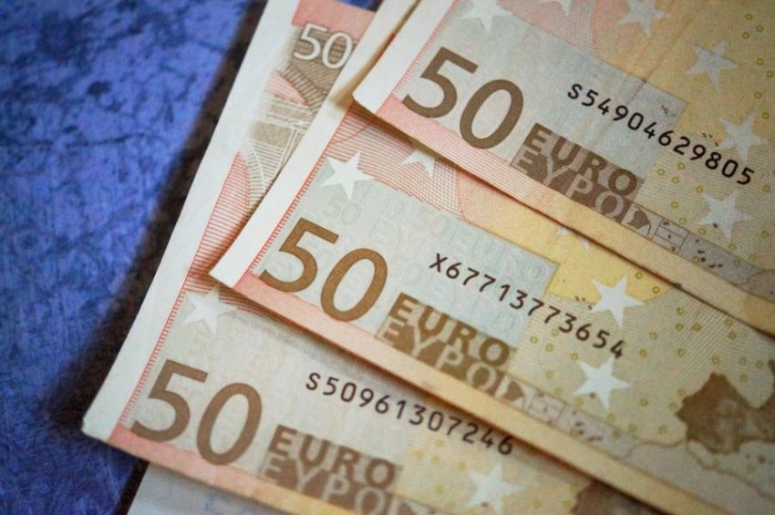 سعر اليورو مقابل الريال السعودي والدرهم الإماراتي اليوم الاثنين 15 أغسطس 2022