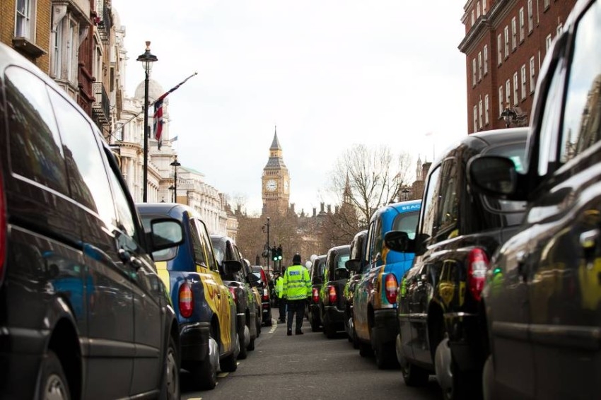 لجذب مزيد من السائقين.. «أوبر» ترفع أسعار خدماتها في لندن 5%