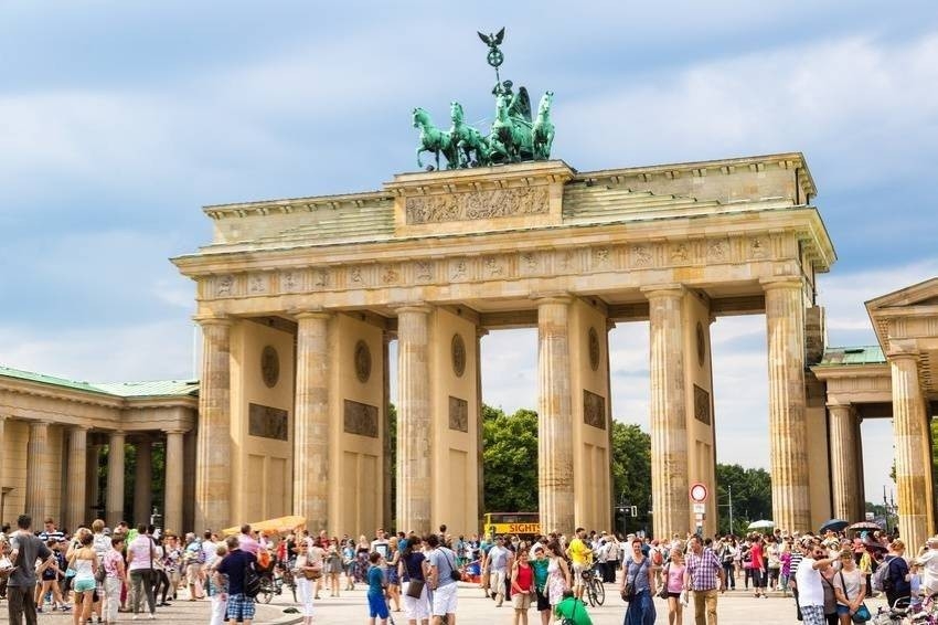 قطاع الضيافة في ألمانيا يحذّر من الانتكاس وسط ارتفاع التكاليف