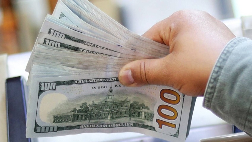 تحليل | الدولار يقترب من مستويات تاريخية وتنتظره «أيام عجاف»