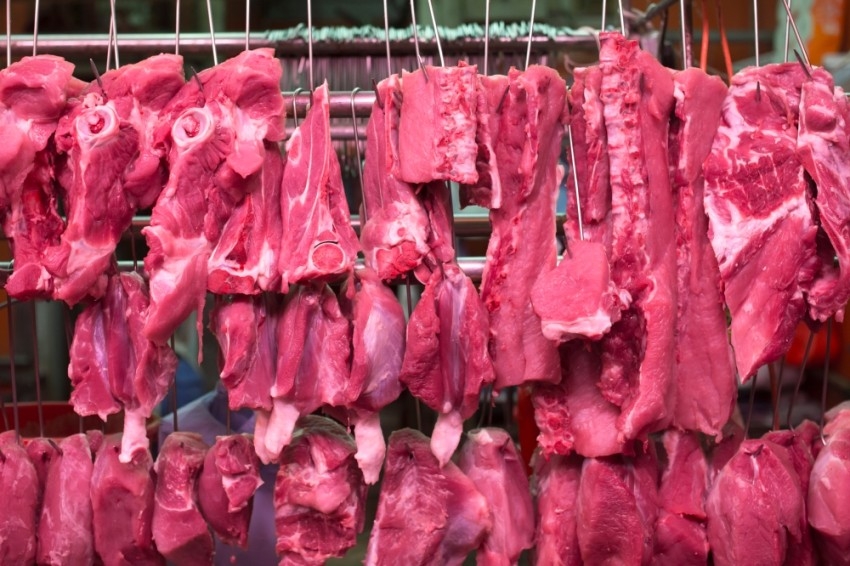 الصين تعلق استيراد بعض واردات اللحوم من شركة أمريكية