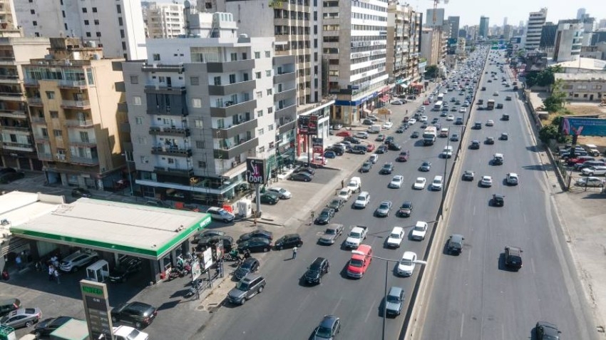 لبنان ينهي سياسة دعم الوقود.. لا دولارات لواردات البنزين