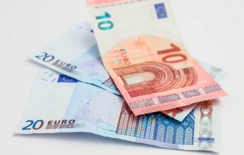 اليورو يرتفع أمام الدولار لأعلى مستوى منذ 5 أشهر