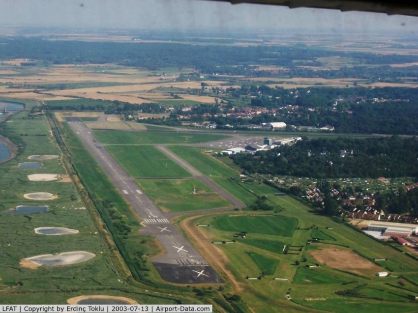 تسمية مطار في شمال فرنسا ليحمل اسم الملكة الراحلة إليزابيث الثانية