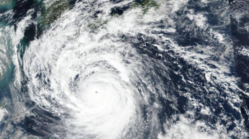 إعصار «نانمادول» يعطّل حركة الطيران والسكك الحديدية في اليابان