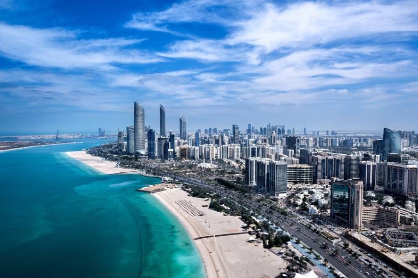 وزير الاقتصاد الإماراتي: ارتفاع مساهمة القطاعات غير النفطية في الناتج المحلي إنجاز نوعي