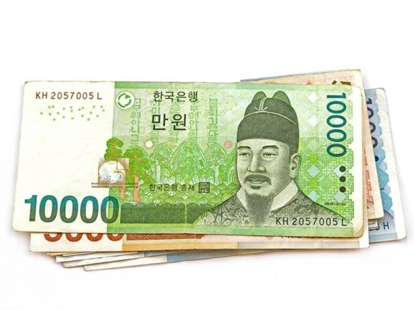 الوون الكوري الجنوبي يهبط لأدنى مستوى أمام الدولار منذ أكثر من 13 عاماً