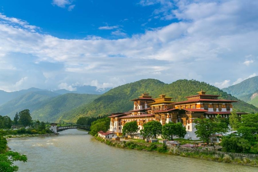 بوتان تعيد فتح حدودها أمام السياح مقابل 200 دولار في اليوم