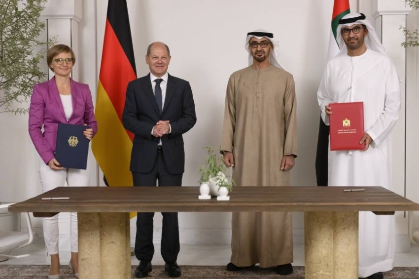 اتفاقية بين أدنوك الإماراتية و«آر دبليو إي» الألمانية لتوريد الغاز المسال
