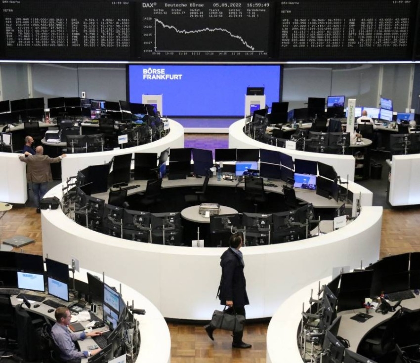 الأسهم الأوروبية تتراجع للجلسة الخامسة على التوالي