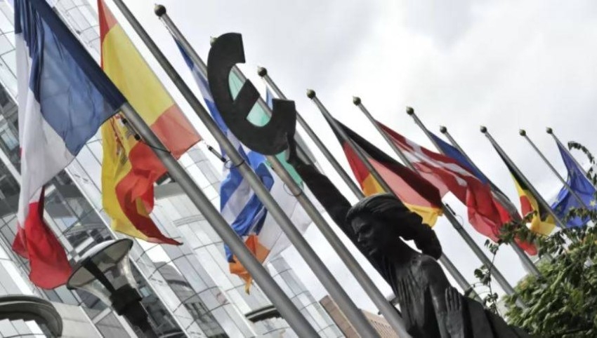 الاتحاد الأوروبي يعد مقترحاً لإصلاح قواعد العجز المالي في الدول الأعضاء