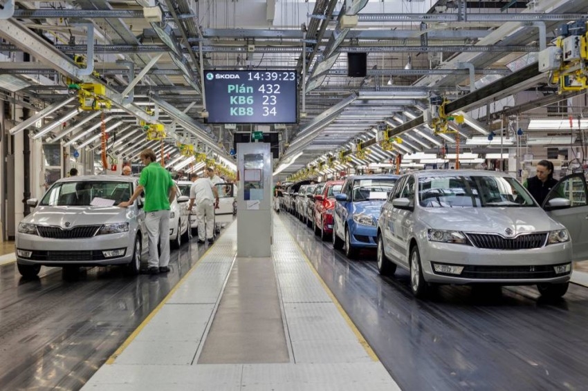 تقرير يتوقع تراجع إنتاج السيارات في أوروبا بالملايين