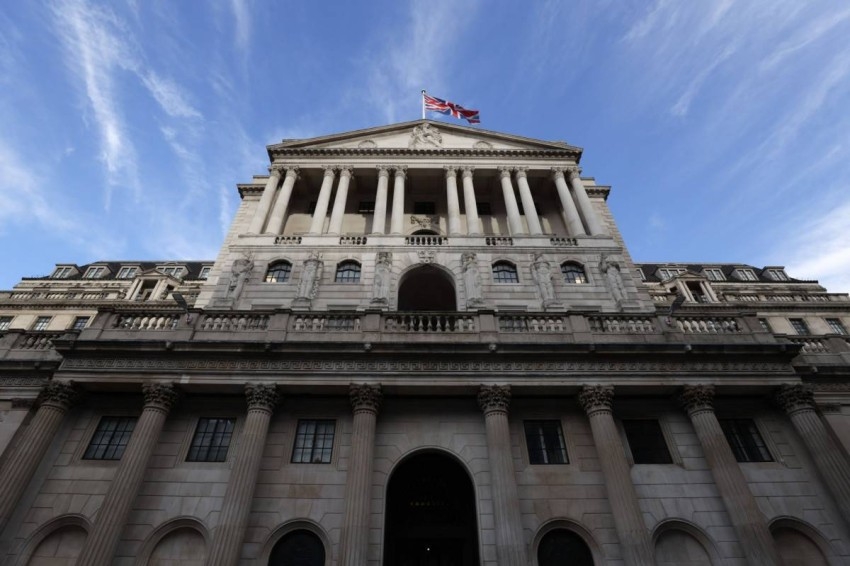 إنجلترا: انخفاض عائدات السندات مع اقتراب الموعد النهائي لتدخل البنك