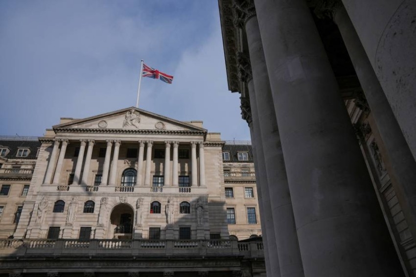 لماذا تراجع بنك إنجلترا عن بيع السندات الحكومية؟