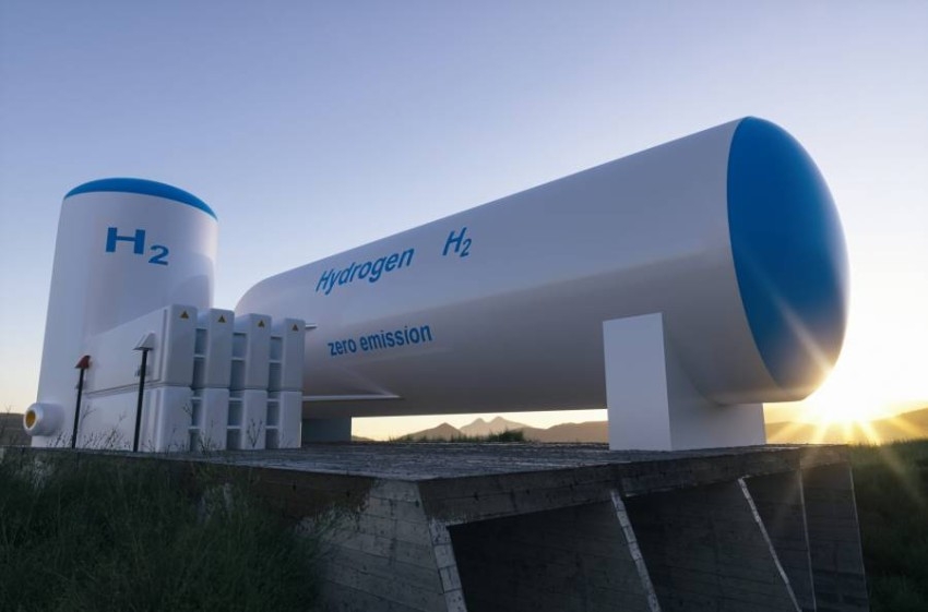 فرنسا وإسبانيا تتفقان على خط أنابيب جديد لنقل الهيدروجين