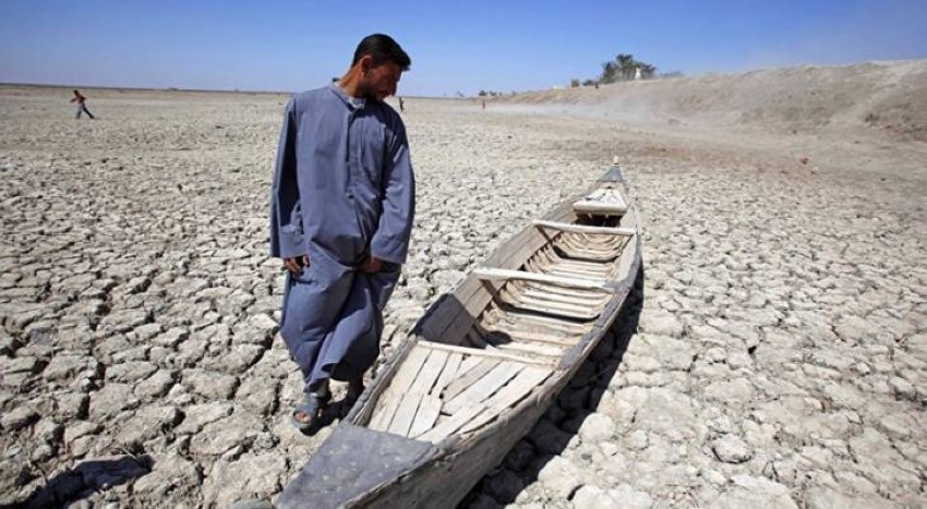 آبار المياه ملاذ أخير «مرّ» للمزارعين وسط جفاف يخيّم على العراق