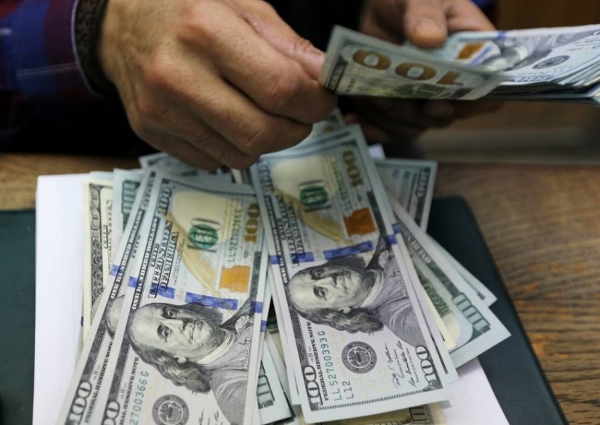 تراجع الدولار مع الرغبة في المخاطرة قبل اجتماع الاحتياطي الاتحادي