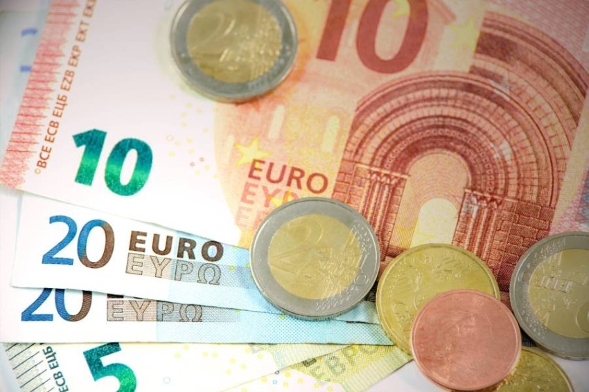 سعر اليورو مقابل الريال السعودي والدرهم الإماراتي اليوم الاثنين 7 نوفمبر 2022