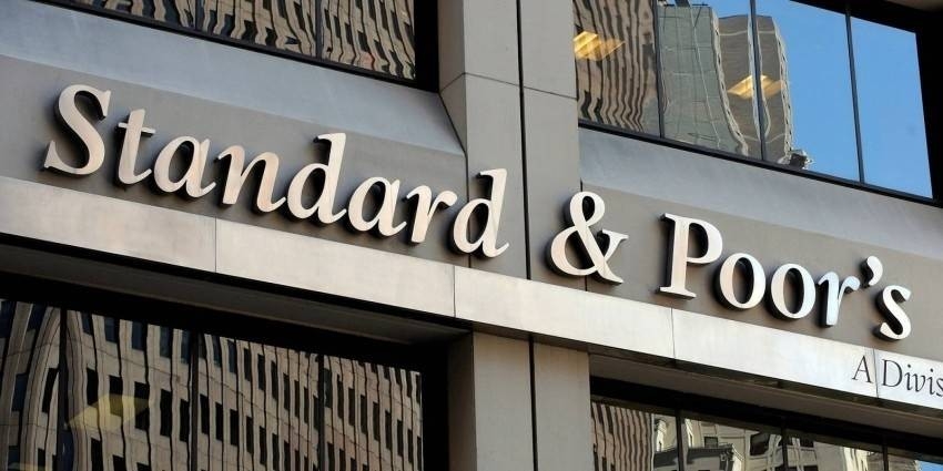 ستاندرد آند بورز تتوقع عودة البنوك الخليجية لمستويات ما قبل الجائحة هذا العام