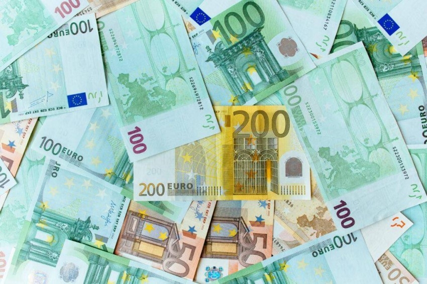 تعرف على سعر اليورو اليوم الثلاثاء 15 نوفمبر مقابل الدولار وبقية العملات الأخرى
