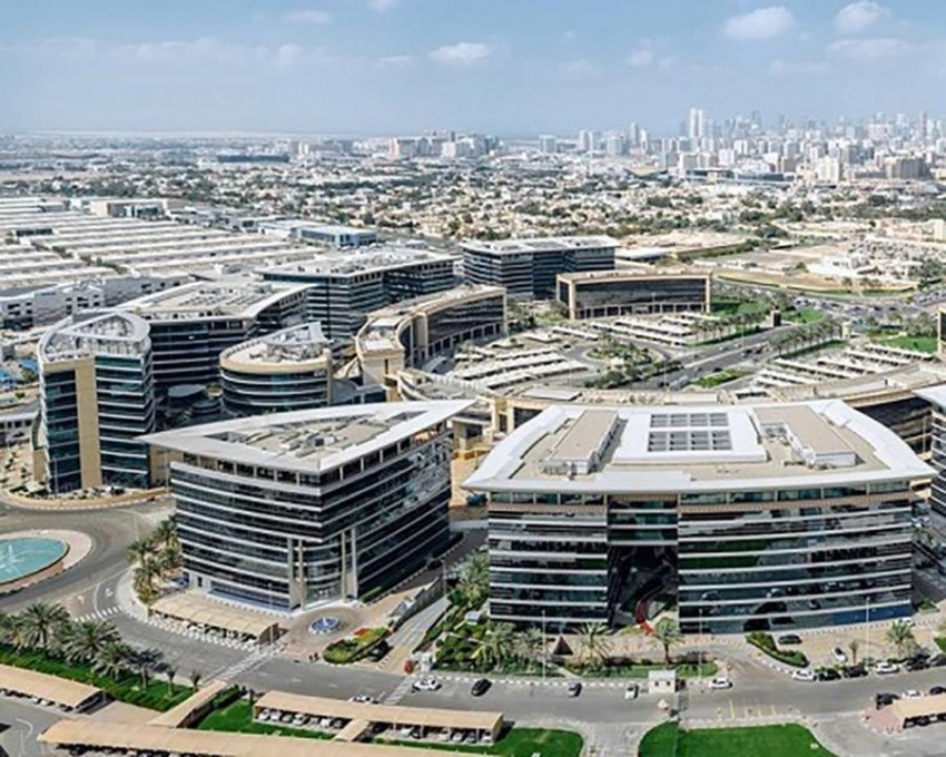 المنطقة الحرة لمطارات أبوظبي تبحث مع وفد دولي الفرص الاستثمارية