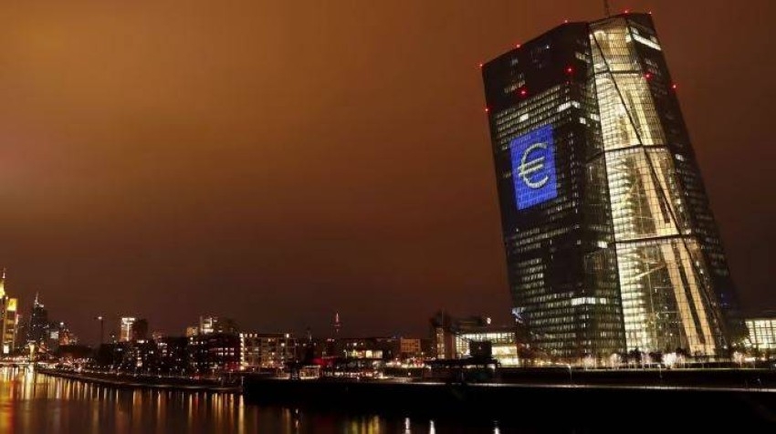 «300 مليار يورو خفضاً للمشتريات».. خطة البنك المركزي لدعم أسواق السندات السيادية