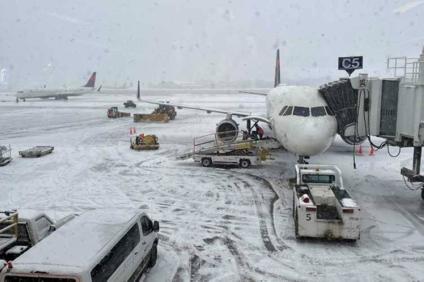 شركات طيران تلغي 5700 رحلة بأمريكا بسبب العواصف الشتوية العاتية