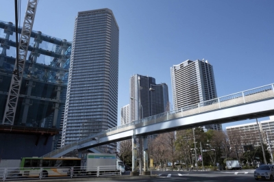 Residential buildings in the Kachidoki area of Tokyo. The average unit price of newly supplied condominiums in the greater Tokyo area in the first six months of this year reached the highest level for the six-month period due to rising material and labor costs and higher land prices.