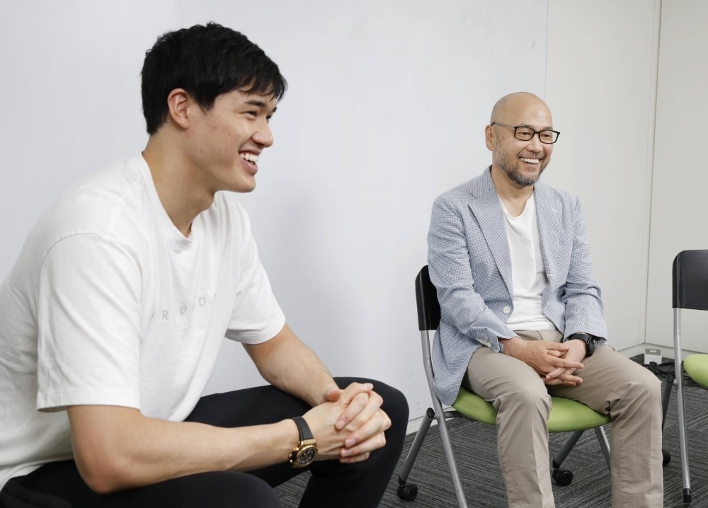Both Japan star Yuta Watanabe (left) and Slam Dunk creator Takehiko Inoue have high expectations for the Akatsuki Five at the upcoming 2023 FIBA Basketball World Cup.