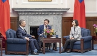 Nippon Ishin no Kai leader Nobuyuki Baba (left) meets with Taiwanese leader Tsai Ing-wen (right) in Taipei on Wednesday. | Office of the President / via Kyodo　