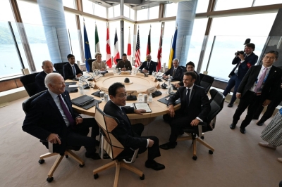 Prime Minister Fumio Kishida and other leaders of the Group of Seven, as well as Ukrainian President Volodymyr Zelenskyy, meet during their summit in Hiroshima on May 21. 