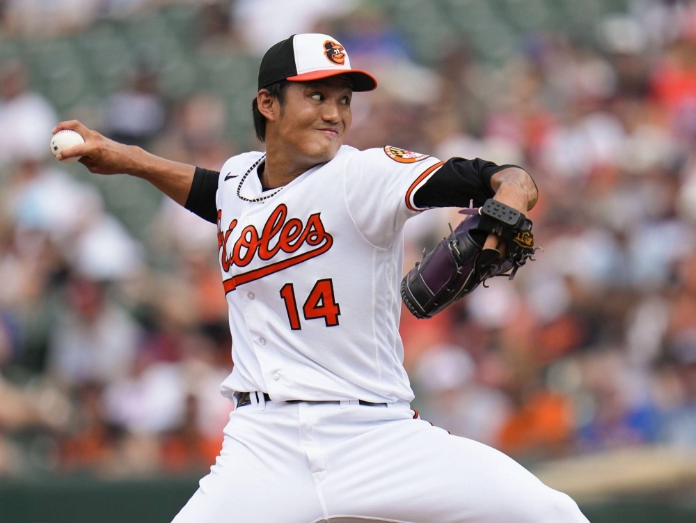 Orioles reliever Shintaro Fujinami pitches against the Mets in Baltimore on Sunday.